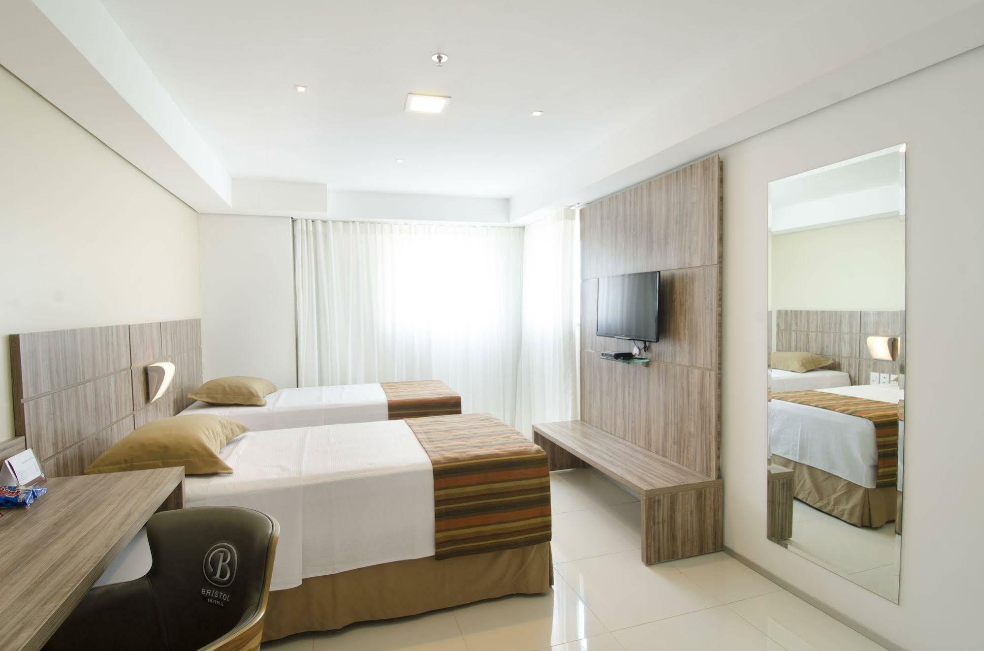Profissionalle Hotel Sao Luis Bagian luar foto